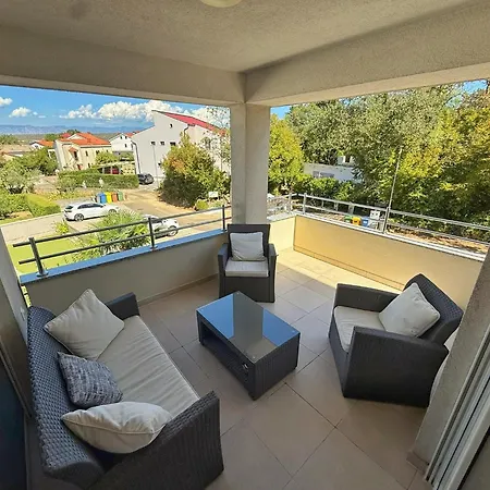 Appartement Tina *
